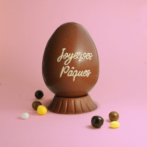 Œuf garni Joyeuses Pâques